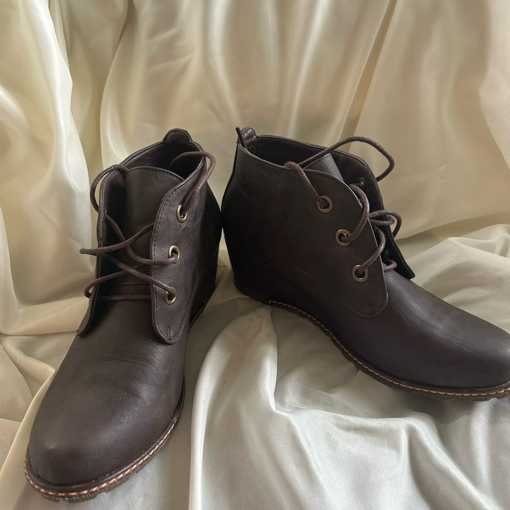 Brown, size 9 Wedge heel Daily Shoes